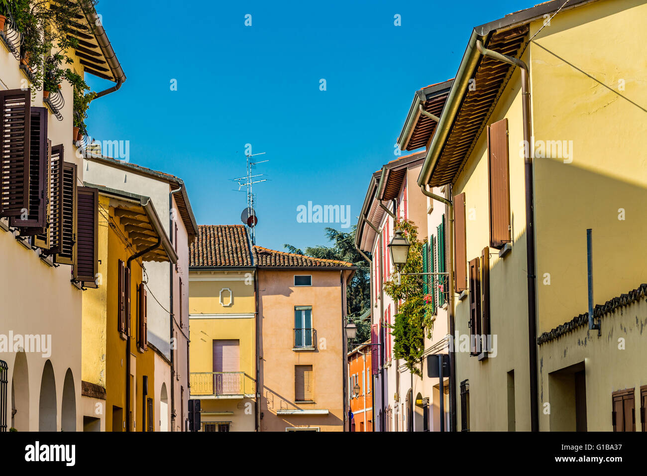 typische Häuser von einem italienischen Dorf Stockfoto