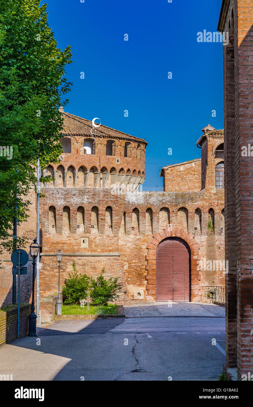 Gasse, mittelalterliche Festung in kleinen italienischen Dorf Stockfoto