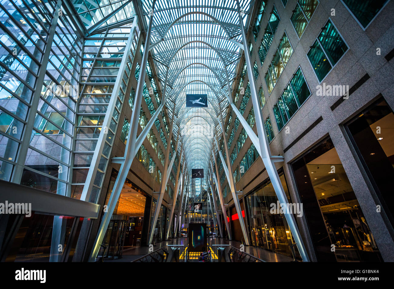Das Innere von Allen Lambert Galleria, in der Innenstadt von Toronto, Ontario. Stockfoto