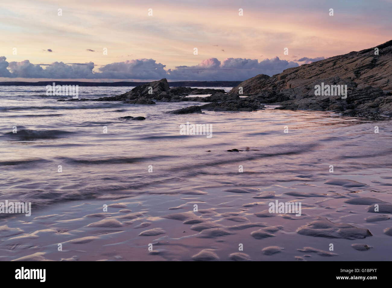 Sonnenuntergang über dem Meer Stockfoto