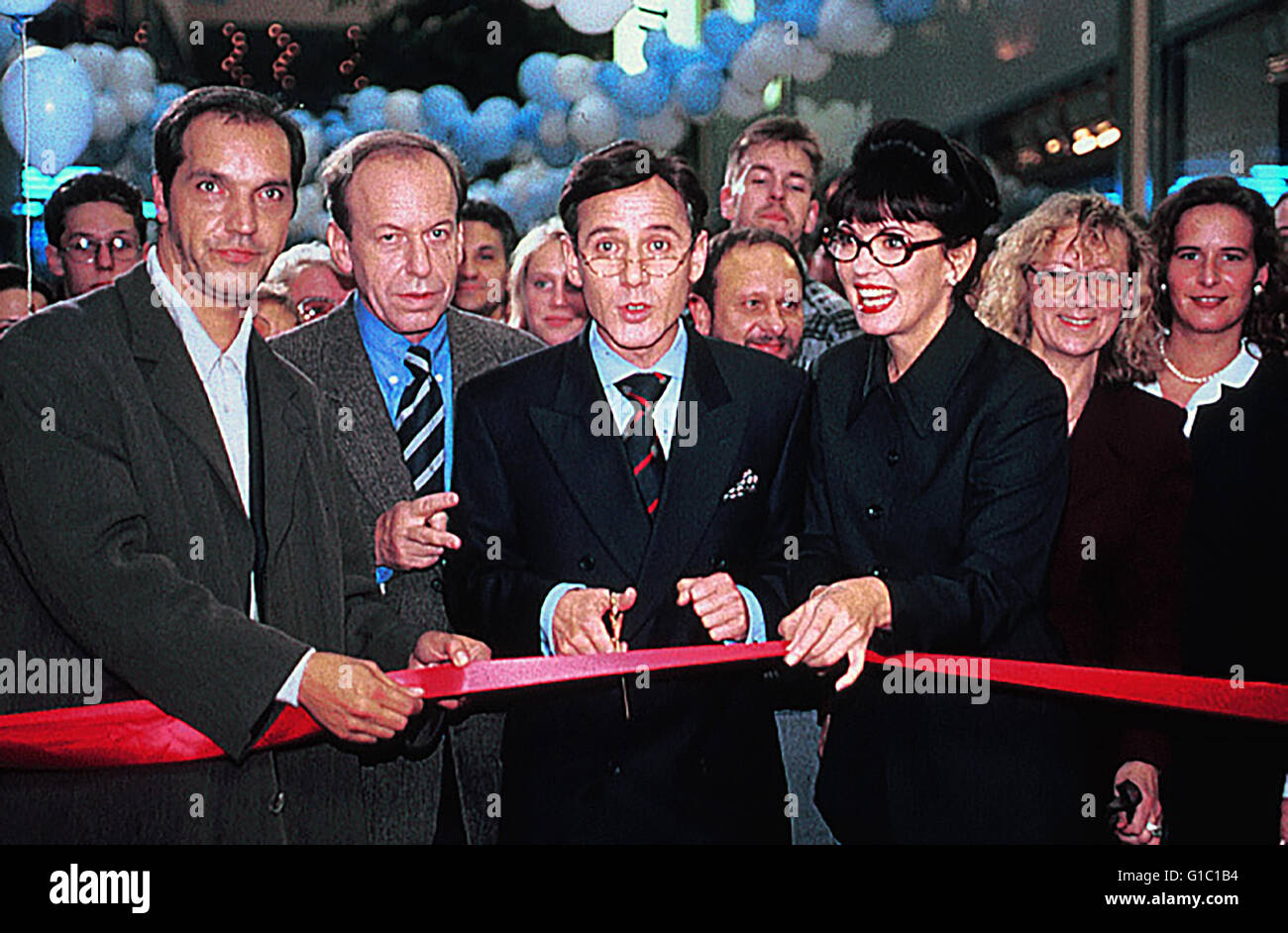 Peanuts - Die Bank aufgeklebt Alles / Iris Berben | Namen v.l.n.r.:? / ? / ? / Iris Berben | Stockfoto