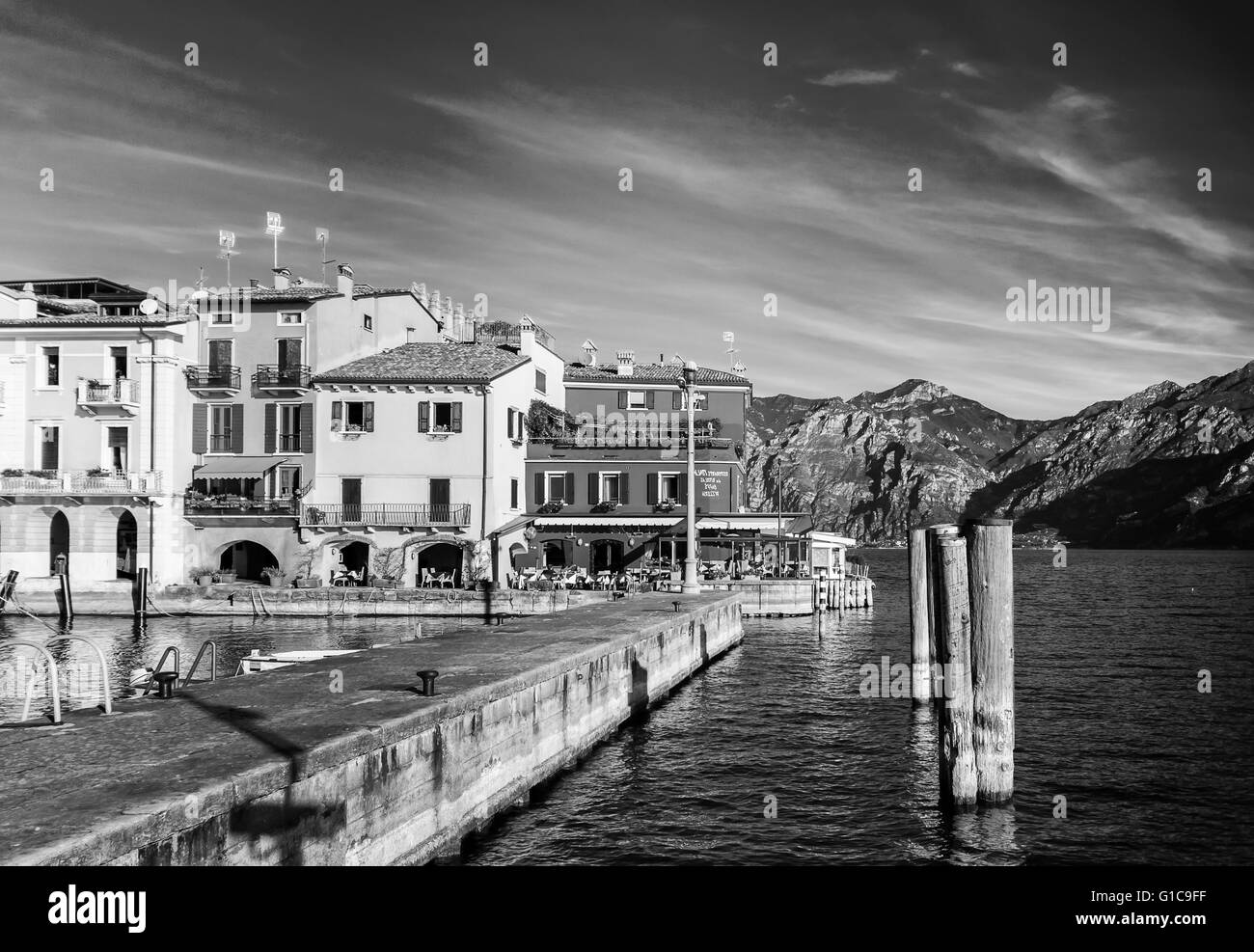 Malcesine, Italien - 18. Januar 2016: Malcesine ist eine kleine Stadt am Gardasee (Italien). Stockfoto