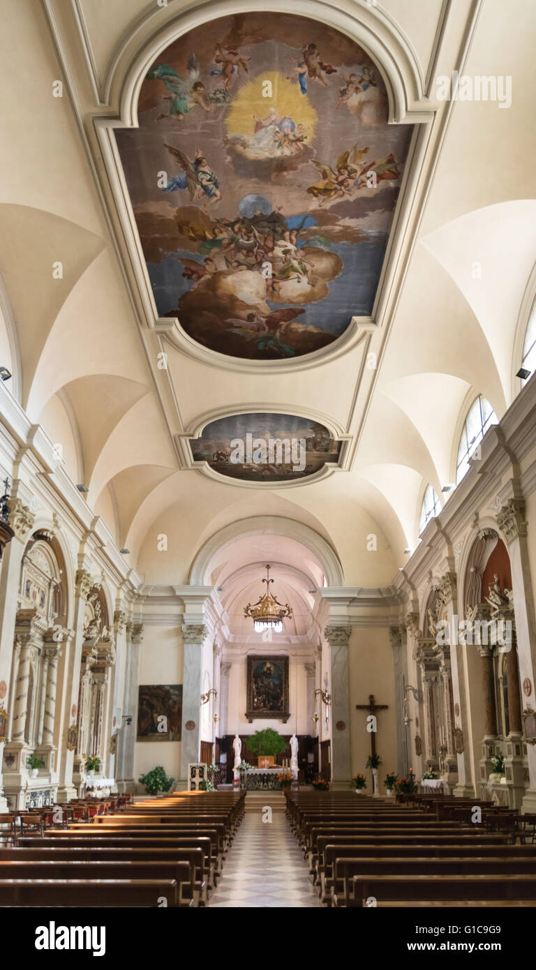 Marostica, Italien - 12. April 2016: Hauptschiff der Kirche von Saint Anthony Abbot. Stockfoto