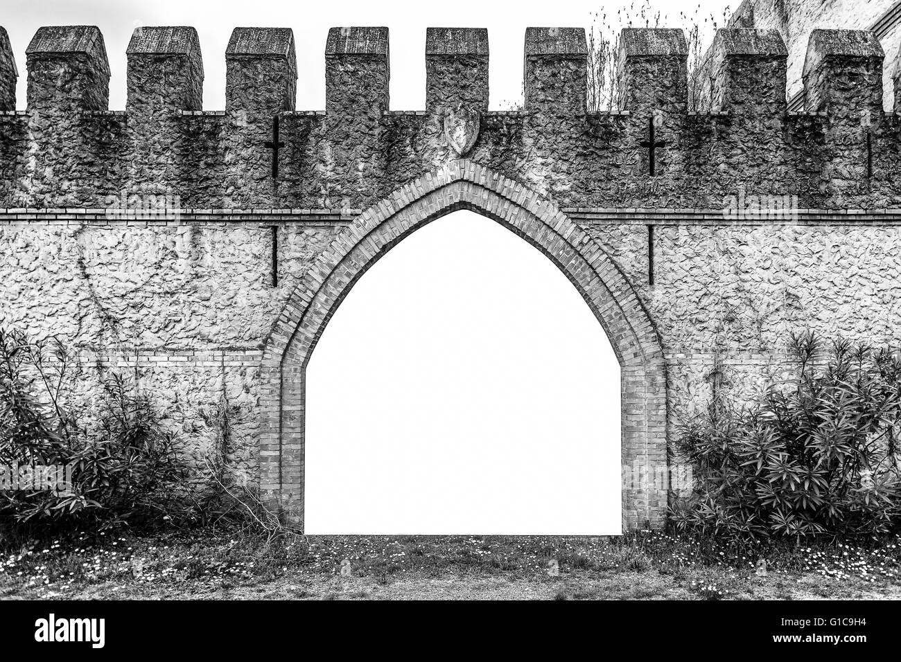 Gewölbten Eingang einer mittelalterlichen Burg, die als Frame oder Grenze geeignet. Stockfoto
