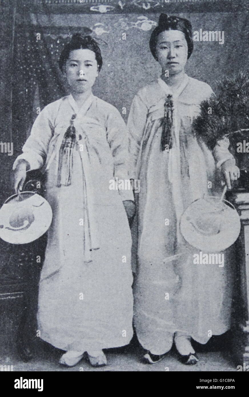 Fotografische Porträt der koreanische Damen angeschlossen an das Gericht. Datiert 1890 Stockfoto