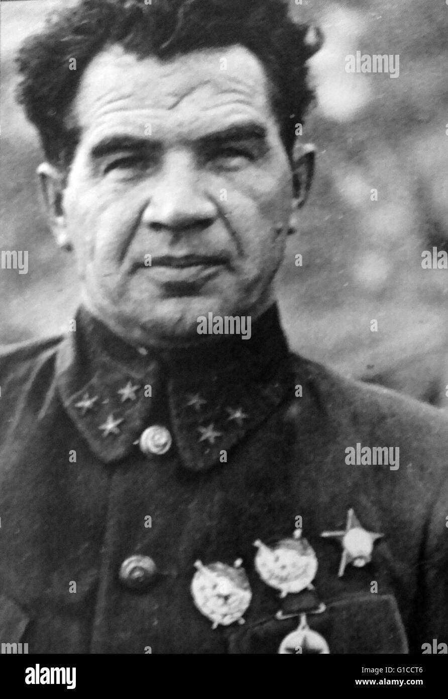 Fotografisches Porträt von Wassili Iwanowitsch Tschuikow (1900-1982), sowjetischer Generalleutnant in der Roten Armee während des zweiten Weltkriegs. Vom 20. Jahrhundert Stockfoto