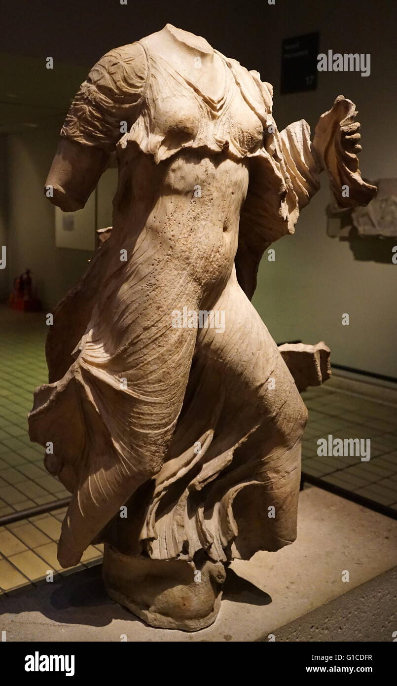 Lebensgroße Statue der Nymphen von Nereid Monument, Teil des Grabes von Xanthos Stockfoto