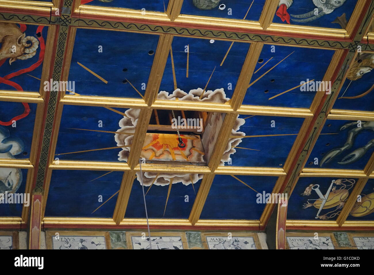 Innere des Globe Theatre London, William Shakespeare zugeordnet. Erbaut im 16. Jahrhundert von Shakespeares spielen Unternehmen, der Lord Chamberlain es Men. London. Datierte 2015 Stockfoto