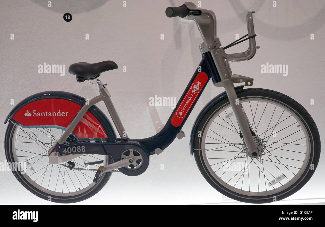 Santander-Zyklus mieten Fahrrad aus Thermoplast, Kautschuk, Aluminium gefertigt; Legierung, Mischung, Stahl und Polyvinylchlorid. Von Santander Zyklen und Transport for London. Datierte 2015 Stockfoto
