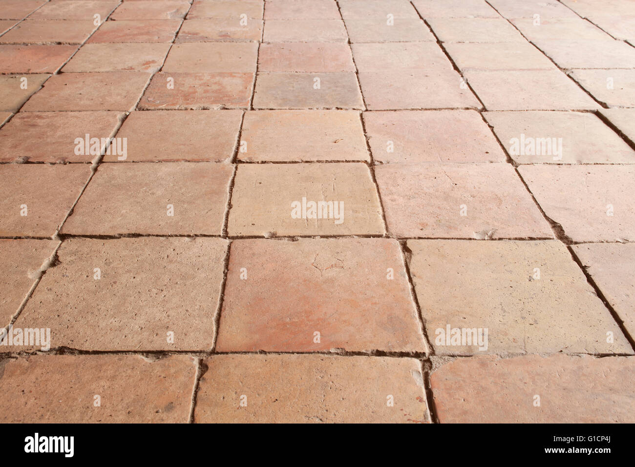 braune alten Fliesenboden Textur oder abstrakten Hintergrund, Perspektive Stockfoto