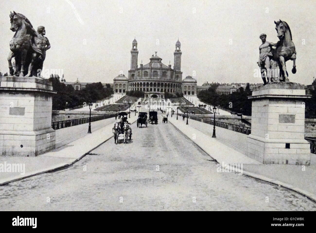 Fotodruck von Pont d'Iéna, eine Brücke über den Fluss Seine in Paris. Vom 19. Jahrhundert Stockfoto