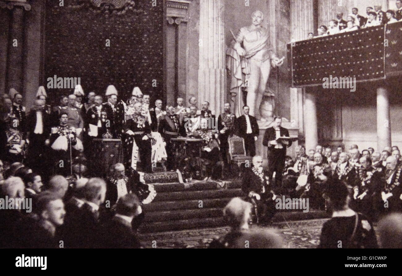 Foto von einem Treffen in der Riksdag, Schweden. Vom 20. Jahrhundert Stockfoto