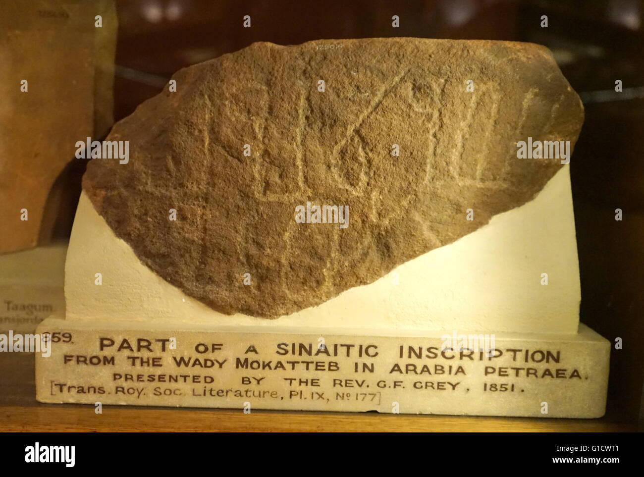 Fragment einer Sinaitic Inschrift von Wady Mokatteb in Arabien Petrae Stockfoto