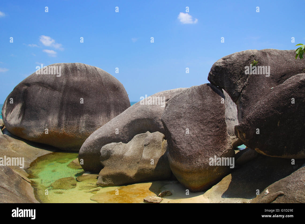 Gigantische Felsen vor der Küste, Belitung Island, Indonesien Stockfoto