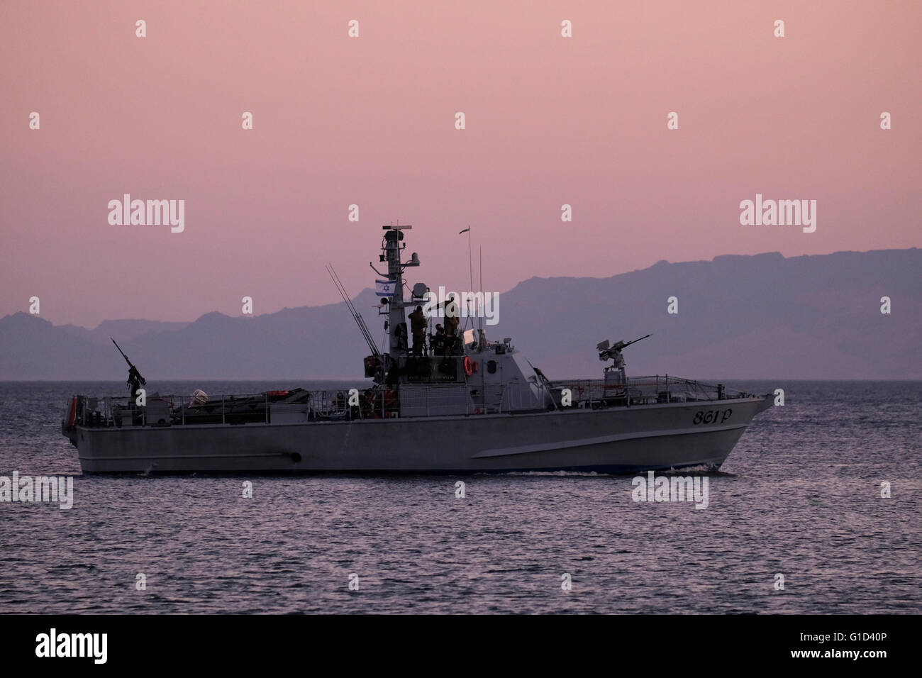 Ein israelischer Shaldag Klasse schnell Patrouillenboot der israelischen Marine patrouilliert an der Nordspitze des Roten Meer am Golf von Aqaba. Stockfoto