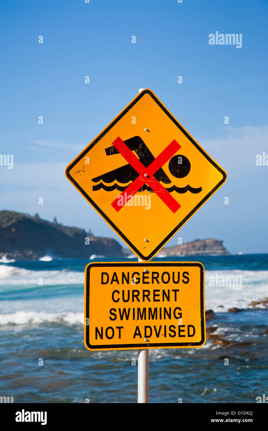 Australien, New South Wales, Central Coast, stampfenden Surf Avoca Beach Stockfoto