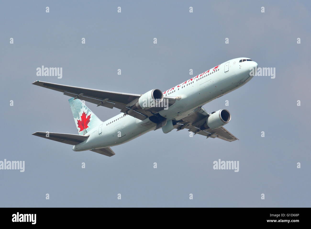 Air Canada Boeing 767-300 C-GSCA ausgehend von London Heathrow Airport, Großbritannien Stockfoto