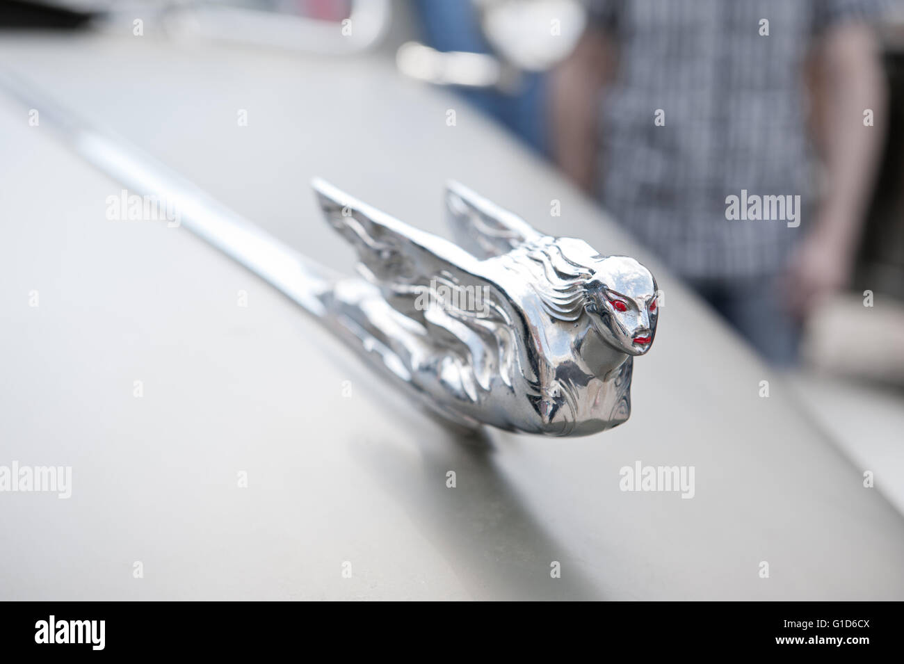 Cadillac Figur Armeefahrzeug am VI Militärfahrzeuge von Zweiter Weltkrieg Rallye in Kazimierz Dolny, Autos-Veranstaltung auf dem Markt. Stockfoto