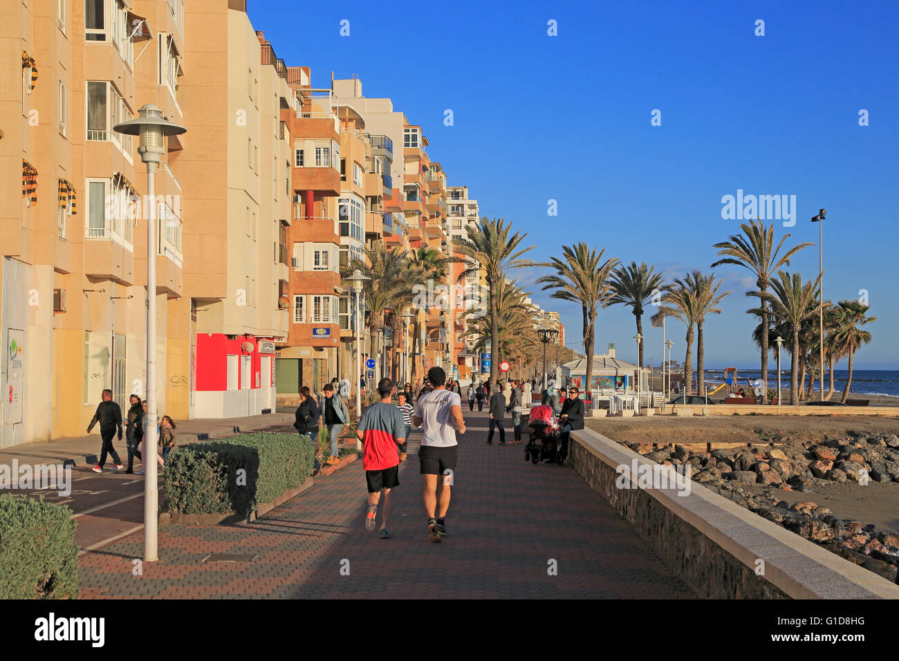 Strand Und Meer Ferienwohnungen Stadt Von Almeria Spanien Stockfotografie Alamy