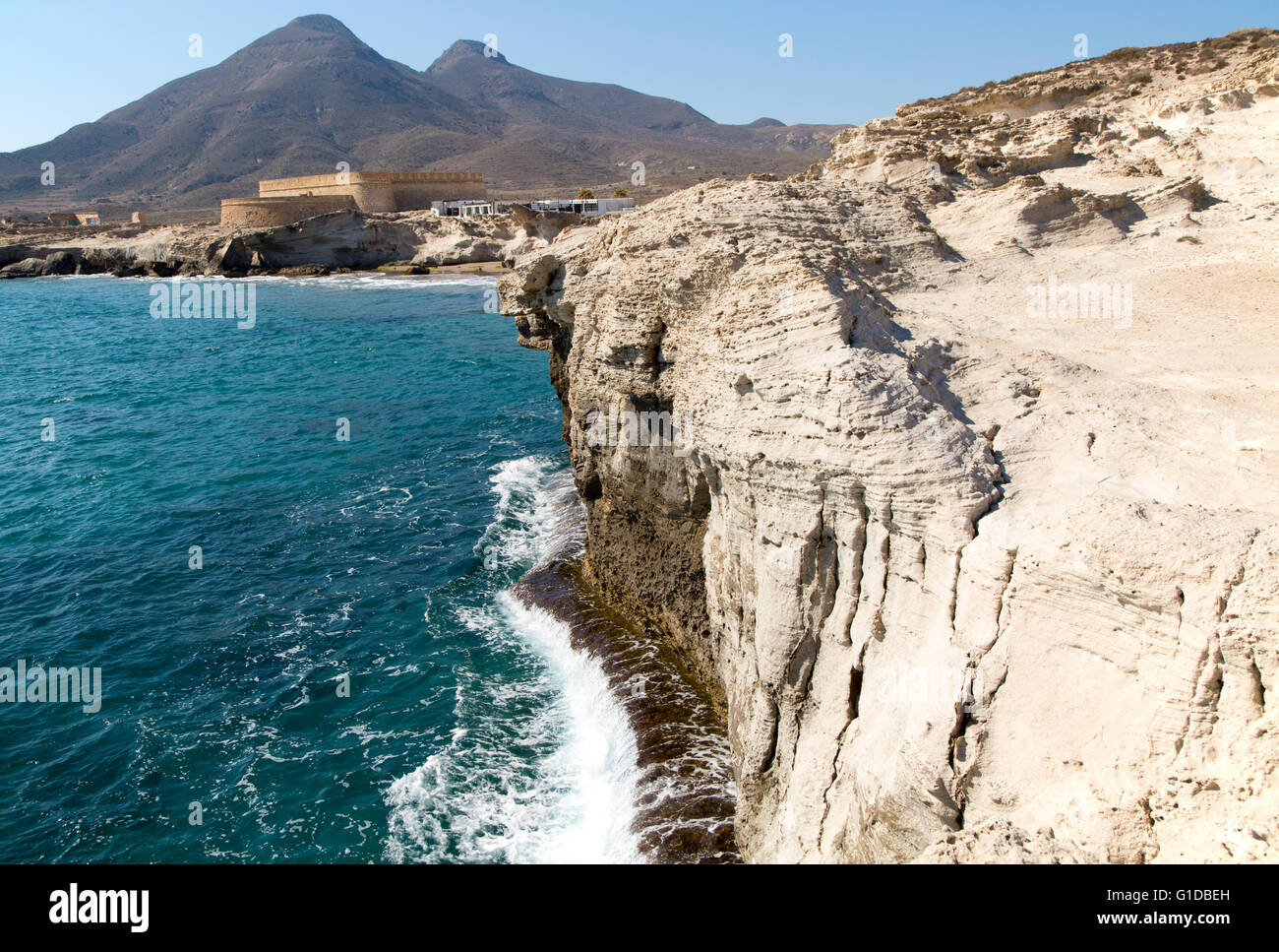 Vulkane und versteinerte Sanddüne rock Struktur, Los Escullos, Cabo de Gata Naturpark, Almeria, Spanien Stockfoto