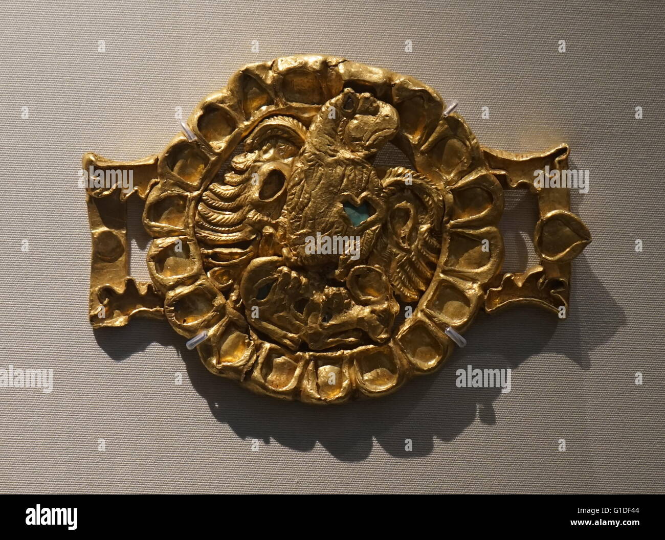 Goldene Gürtelschnalle aus der parthischen Periode. Vom 1. Jahrhundert n. Chr. Stockfoto