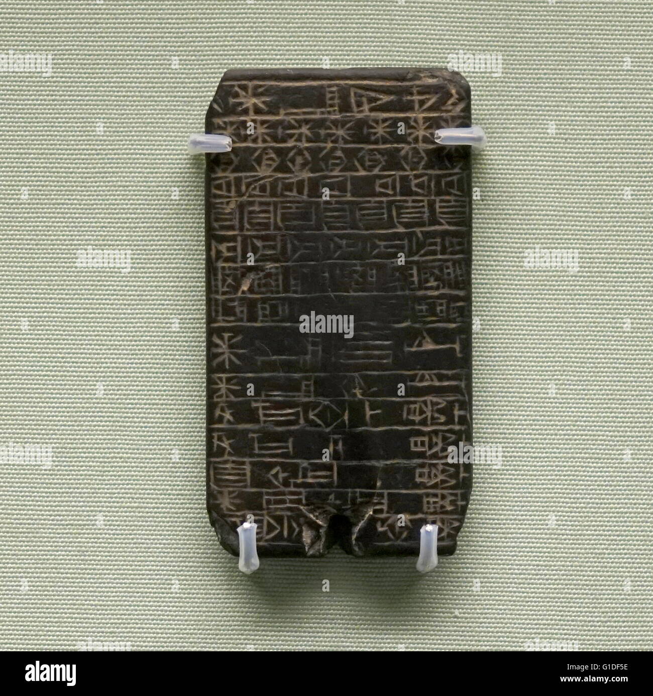 Sammlung von Schutzamulette aus dem antiken Irak. Die Amulette würde getragen werden, um böse Geister und Dämonen abzuwehren. Vom 10. Jahrhundert v. Chr. Stockfoto