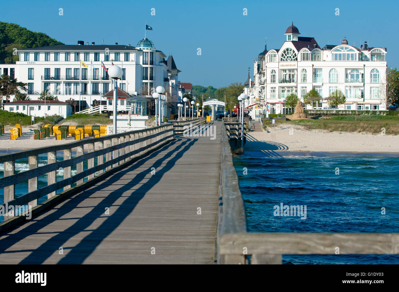 Binz, Insel Rügen, Deutschland - 15. Mai 2013: Ostseebad Binz, Blick vom Seebruecke Stockfoto