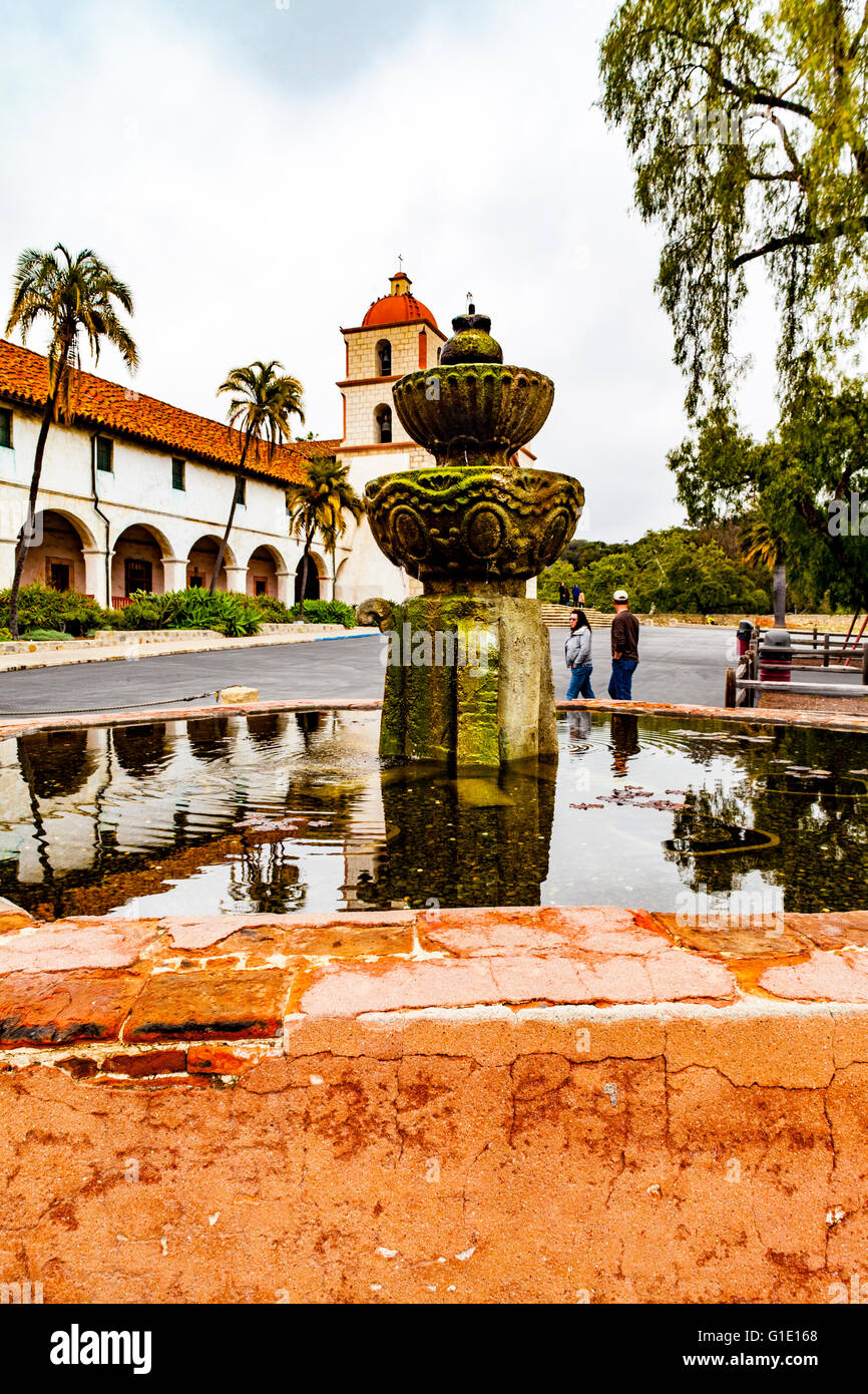 Szenen aus der Mission Santa Barbara in Santa Barbara in Kalifornien Stockfoto