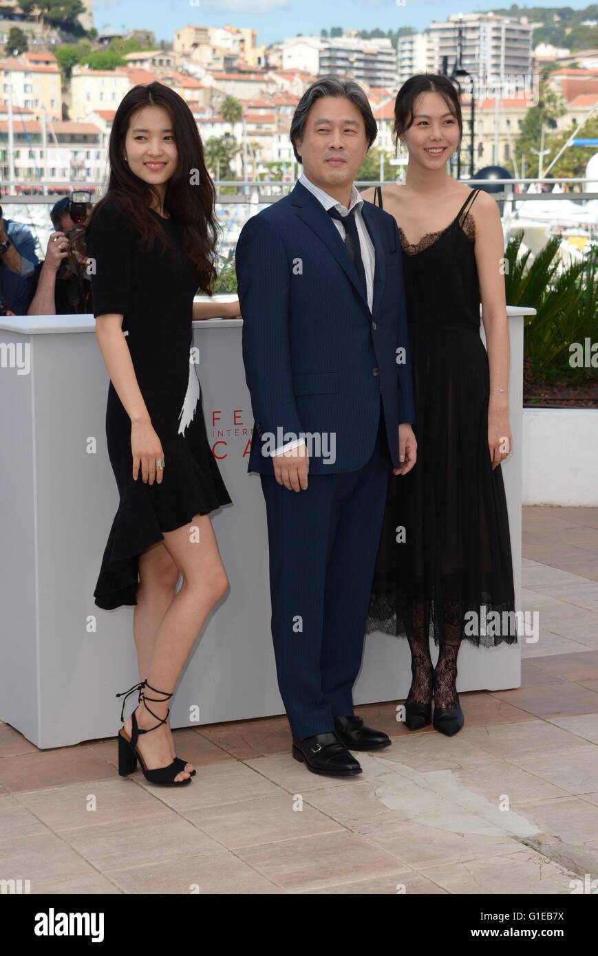 Cannes, Frankreich. 11. Mai 2016. CANNES, Frankreich - 14. Mai: Schauspielerin Kim Tae-Ri, Diretor Park Chan-Wook und Schauspielerin Kim Min-Hee besuchen "Mademoiselle (Agassi, der Magd)" - Fototermin auf dem jährlichen 69. Cannes Film Festival im Palais des Festivals am 14. Mai 2016 in Cannes, Frankreich. © Friedrich Injimbert/ZUMA Draht/Alamy Live-Nachrichten Stockfoto