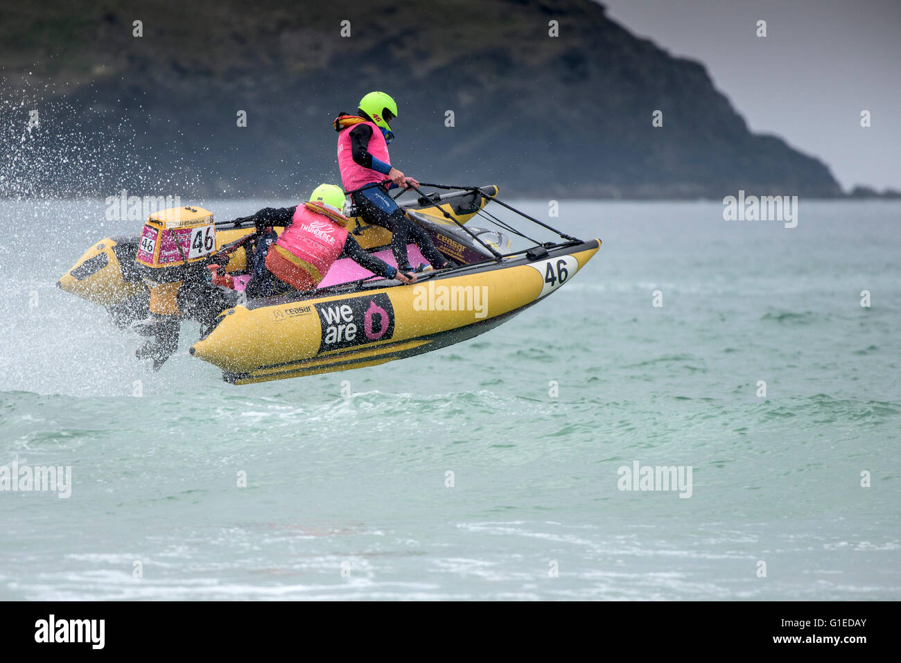 Fistral Strand; Newquay, Cornwall. 14. Mai 2016.  Spektakuläre Aderenaline stampfenden Aktion bei der ThunderCat Racing Championship.  Fotograf: Gordon Scammell/Alamy Live-Nachrichten. Stockfoto