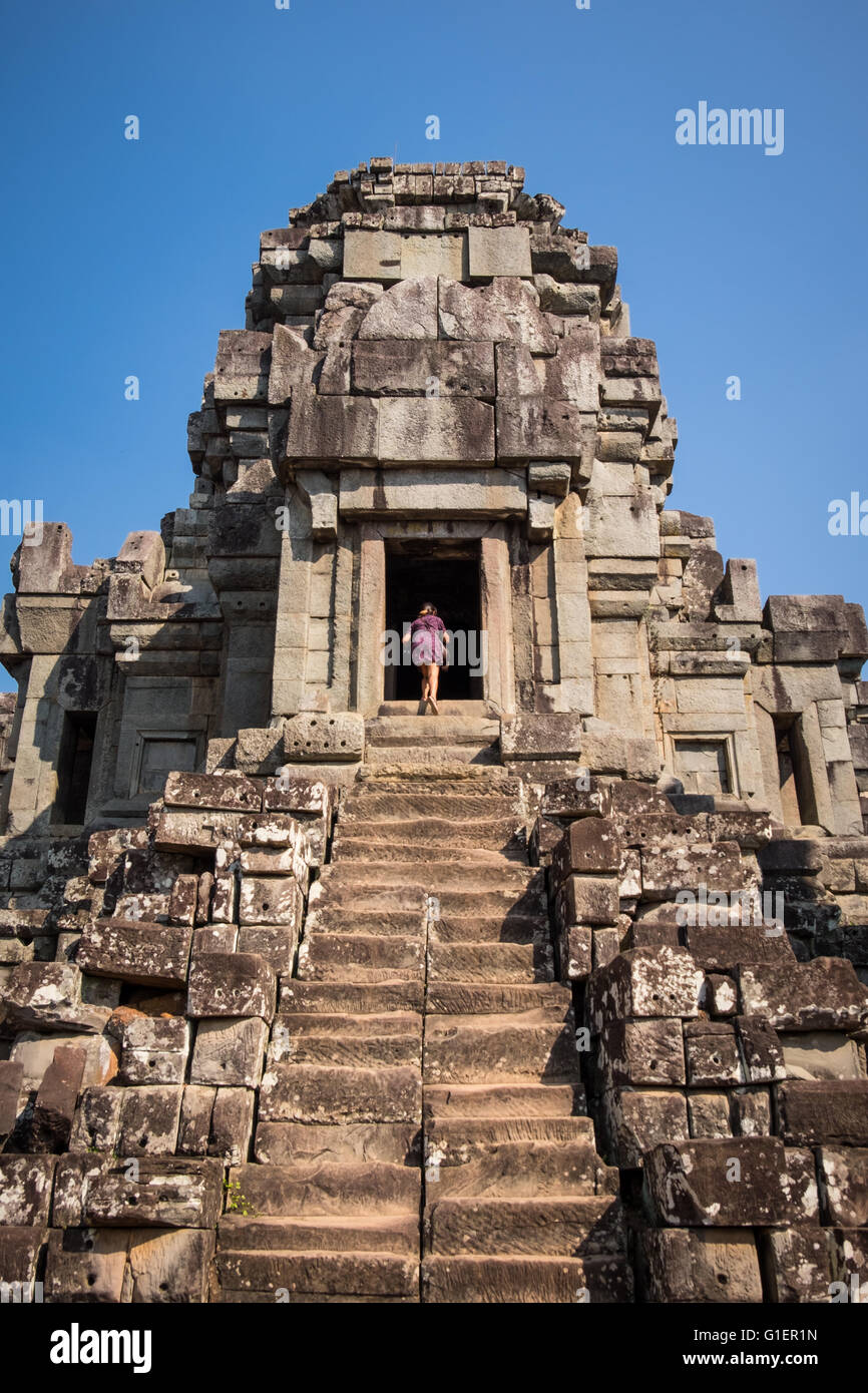 Ein Tourist in Chau Say-Tempel in Siem Reap, Kambodscha Stockfoto