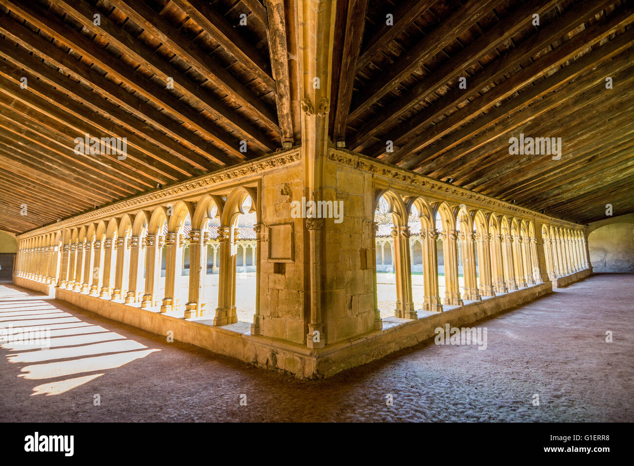 Kreuzgang des Klosters der Cordeliers. Charlieu. Brionnais. Departement Loire. Auvergne-Rhone-Alpes. Frankreich Stockfoto