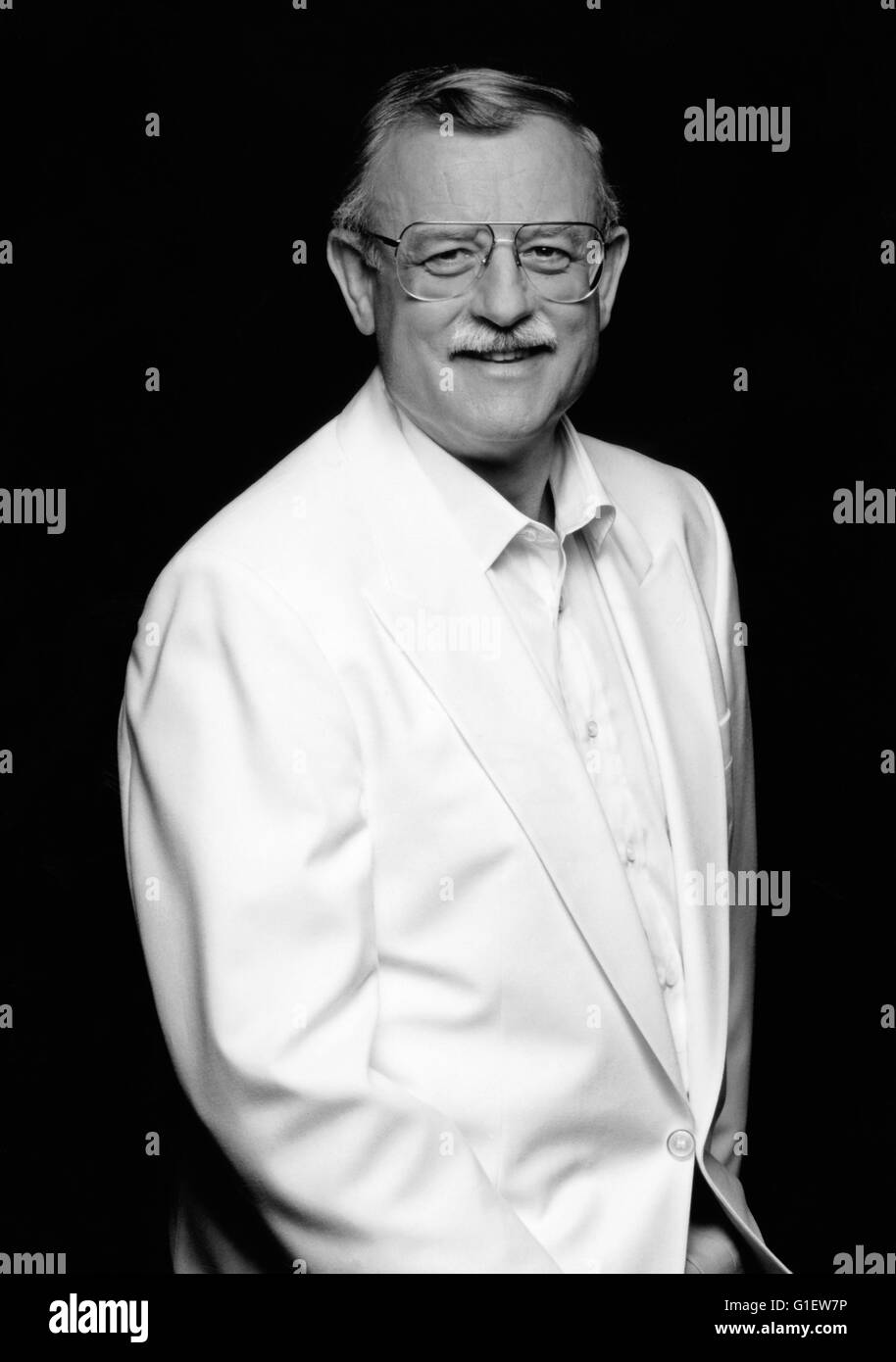 Der britischen Sänger, Liedermacher Und Kunstpfeifer Roger Whittaker, 1990er Jahre. Britischer Sänger, Songschreiber und Whistler Roger Whittaker, der 1990er Jahre. Stockfoto