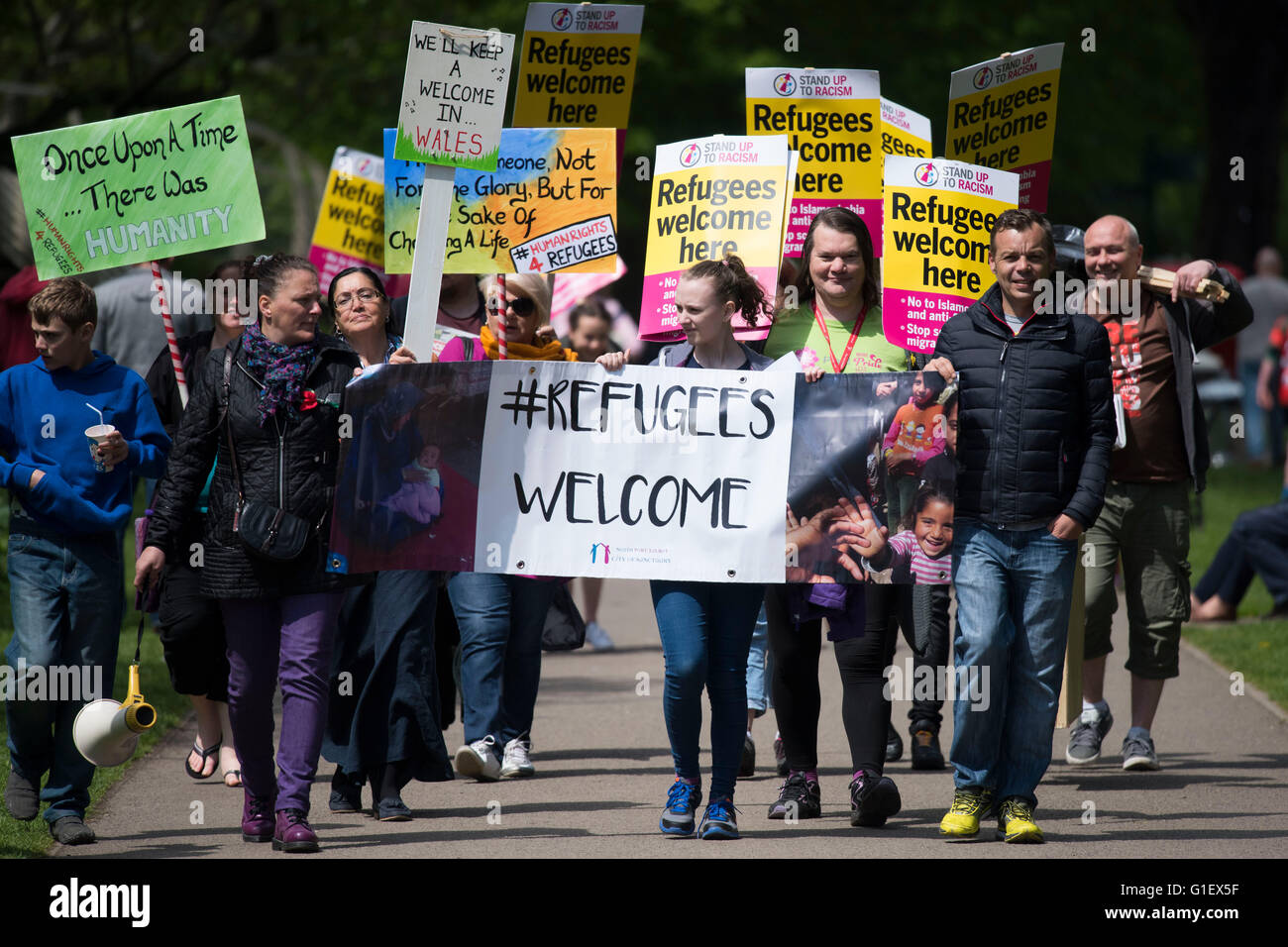 März zur Unterstützung von Flüchtlingen in Cardiff, Südwales. Stockfoto