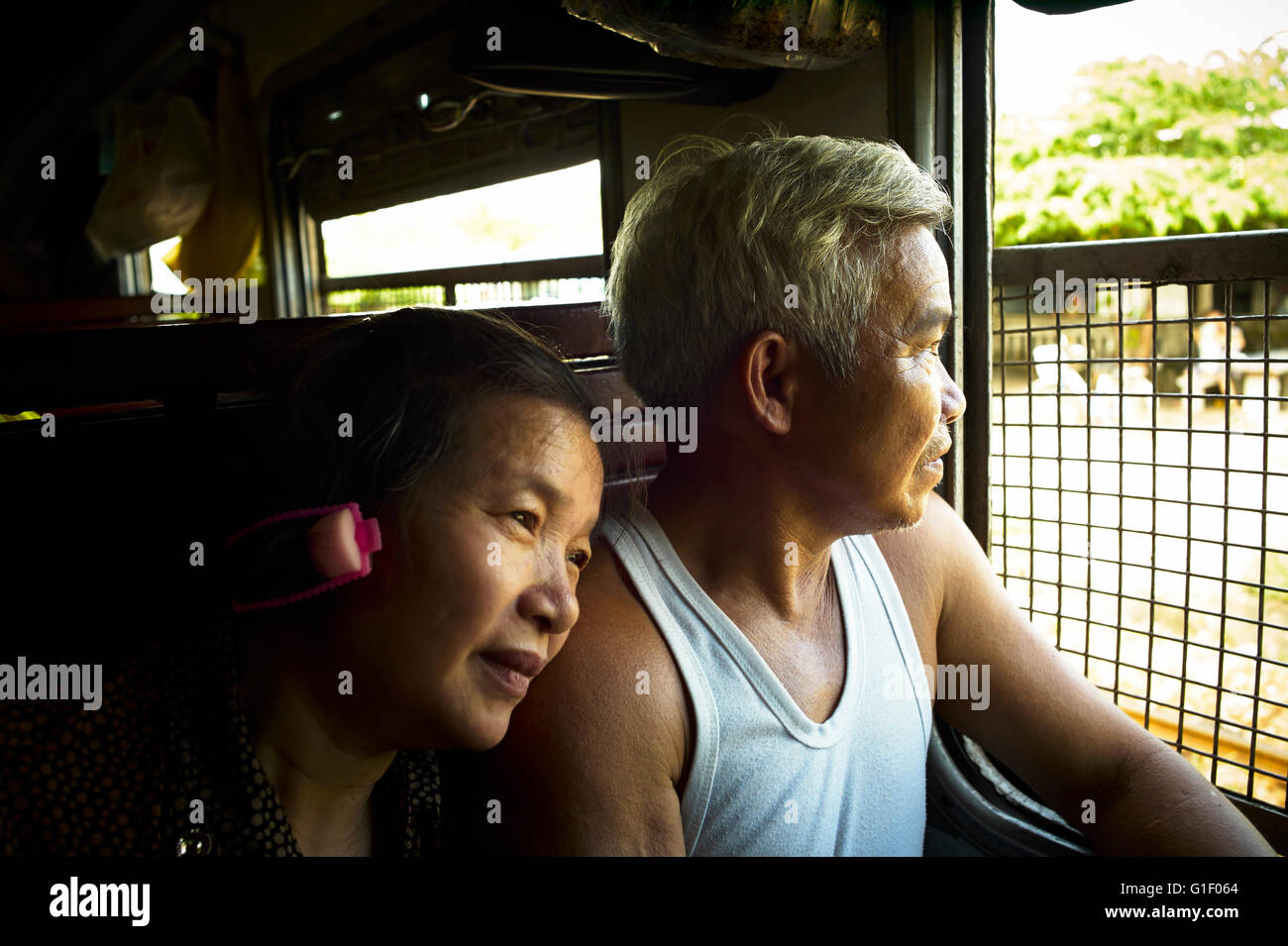 Wiedervereinigung Express, Zugreisen in Vietnam. Vietnam Art und Weise des Lebens. Stockfoto