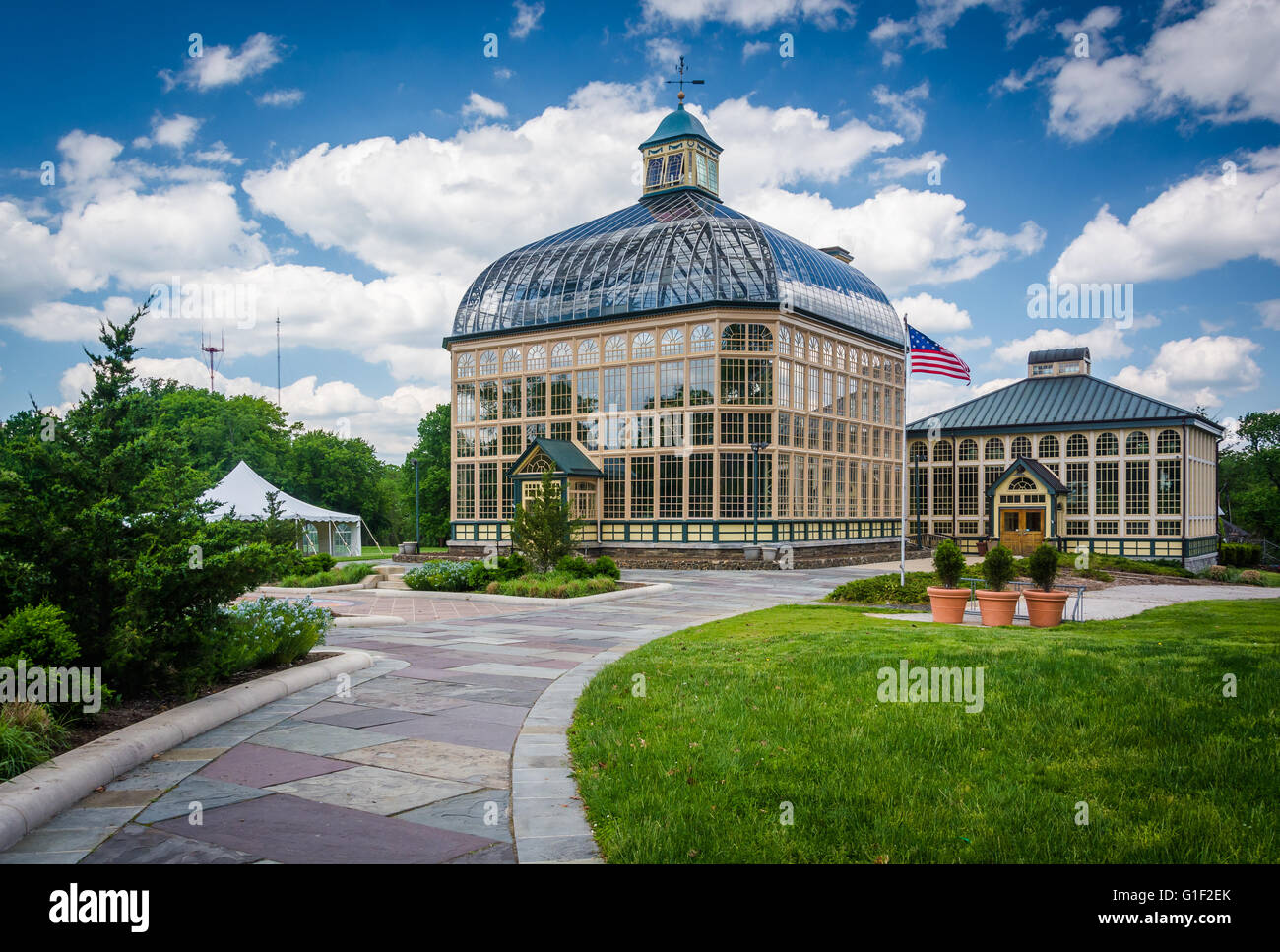 Pfad zu Howard Peters Rawlings Konservatorium in Druid Hill Park, Baltimore, Maryland. Stockfoto Pfad zu Howard Peters Rawlings Konservatorium in Druid Hill Park, Baltimore, Maryland. Stockfoto