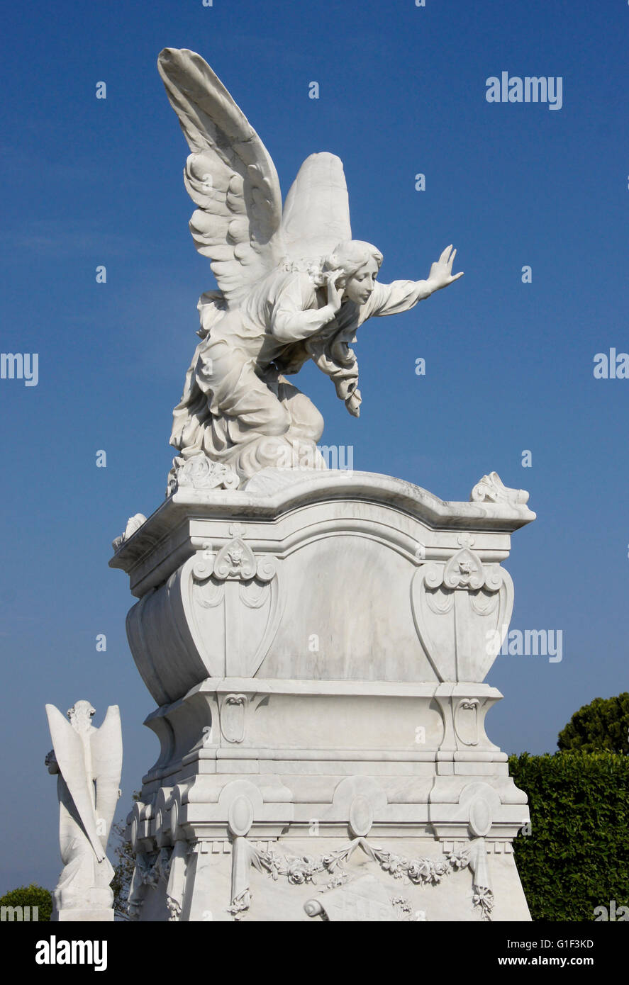 Denkmal-Skulptur in der Nekropole Cristobal Colon, Stadtteil Vedado, Havanna, Kuba Stockfoto