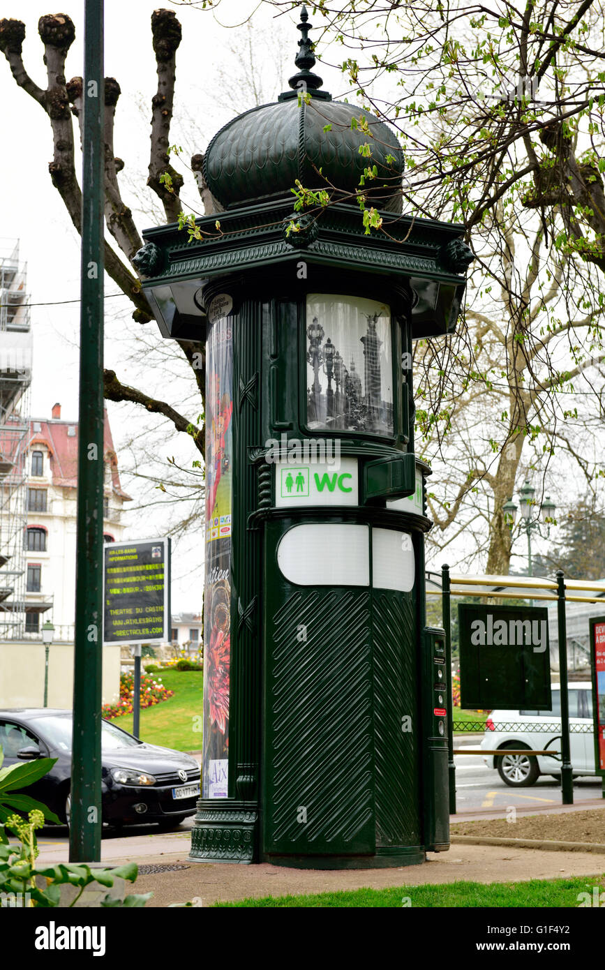 Zahlen Sie für Eintrag automatische Toilette Stand in Aix-Les-Bains Frankreich Südost Stockfoto