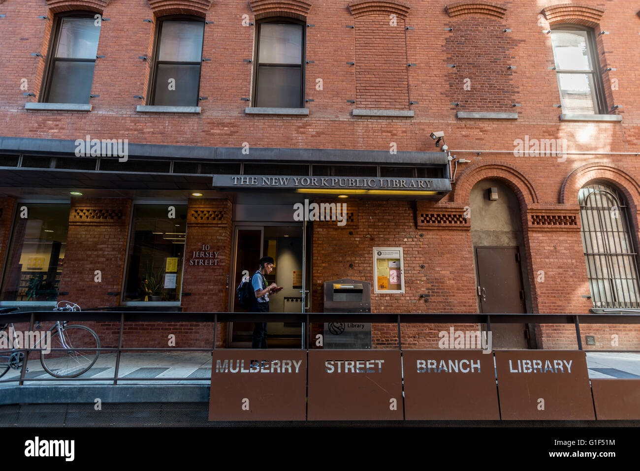 New York, NY - 12. Mai 2016-Mulberry Street Fachbibliothek auf Jersey Street. © Stacy Walsh Rosenstock Stockfoto