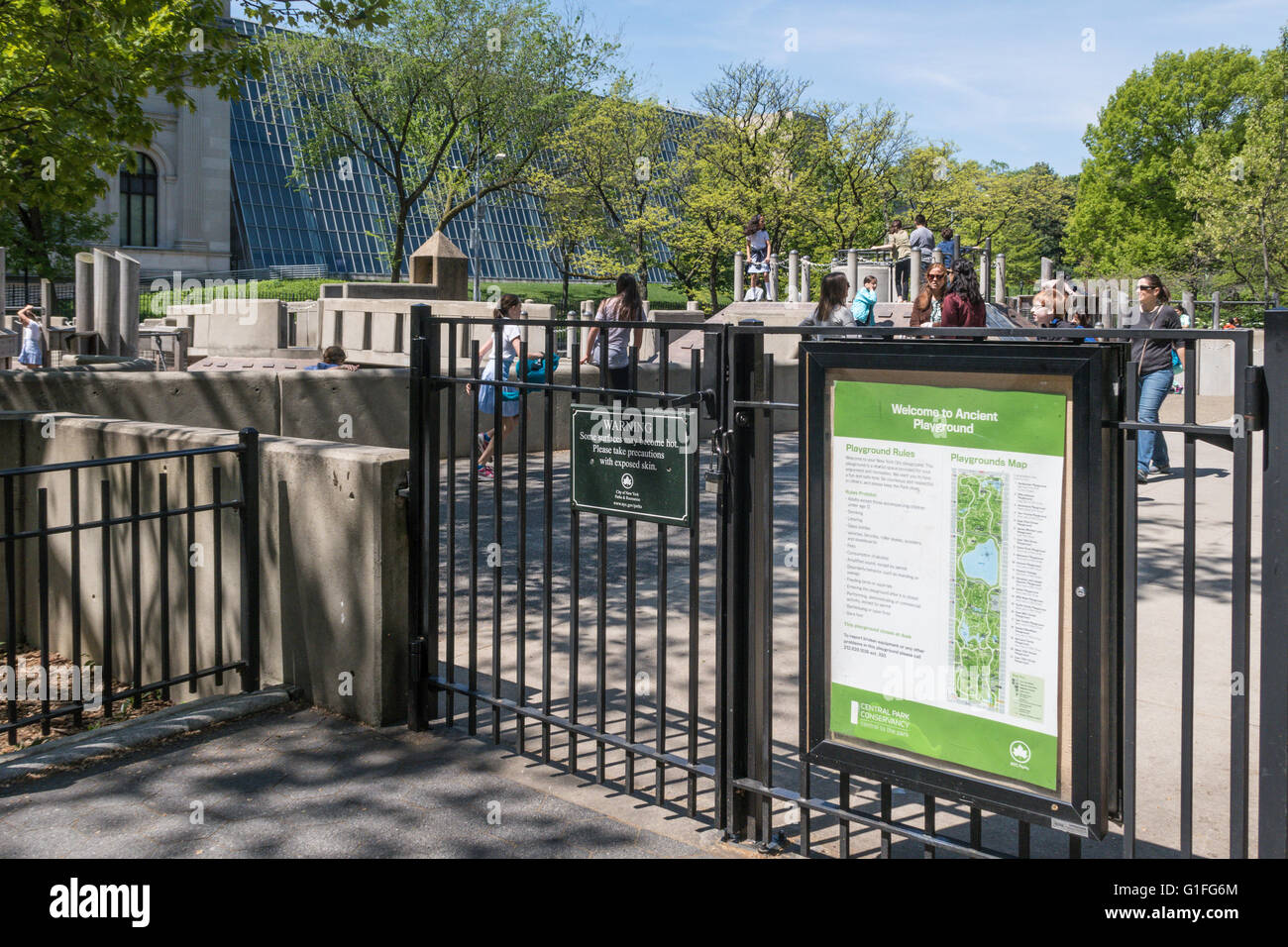 Willkommen Sie bei alten Spielplatz Zeichen, Central Park, Manhattan, New York City, New York Stockfoto