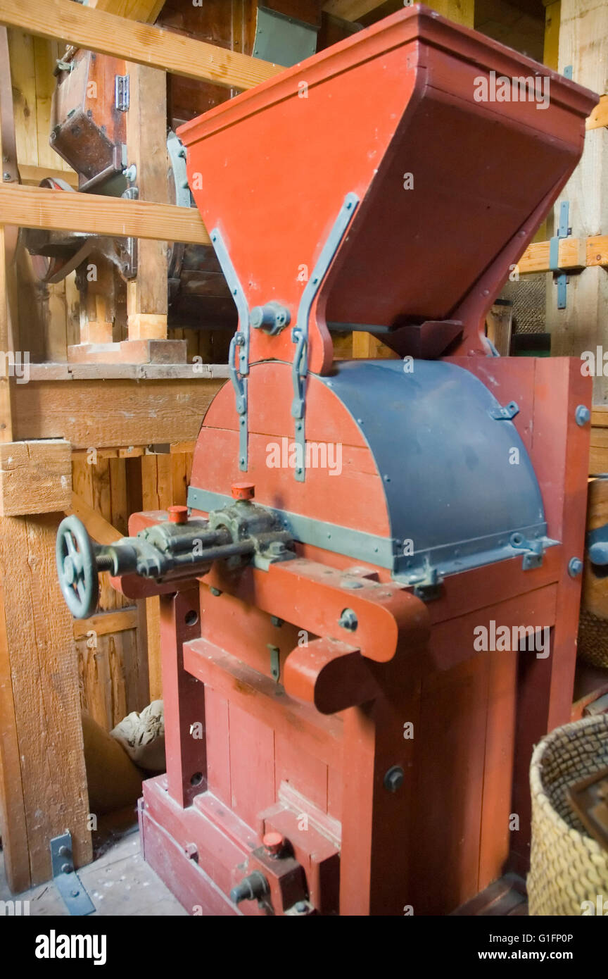 Alten Mechanismus für die Verarbeitung von Maiskorn in der Wassermühle Stockfoto