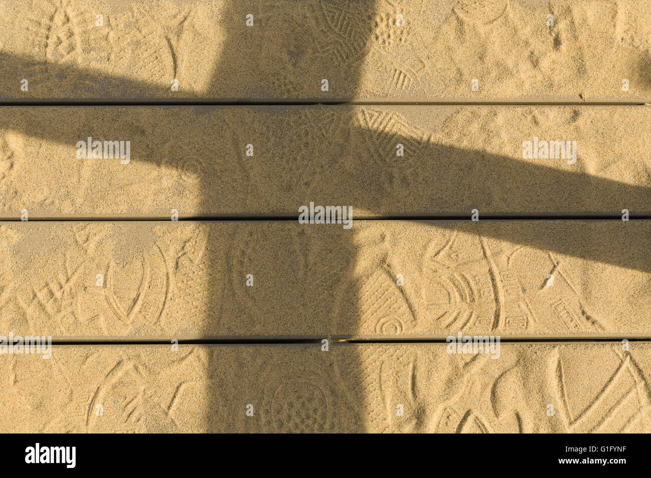 sandigen Board Fuß zum Meer Strand, Sag Main Beach, Long Island, NY Stockfoto