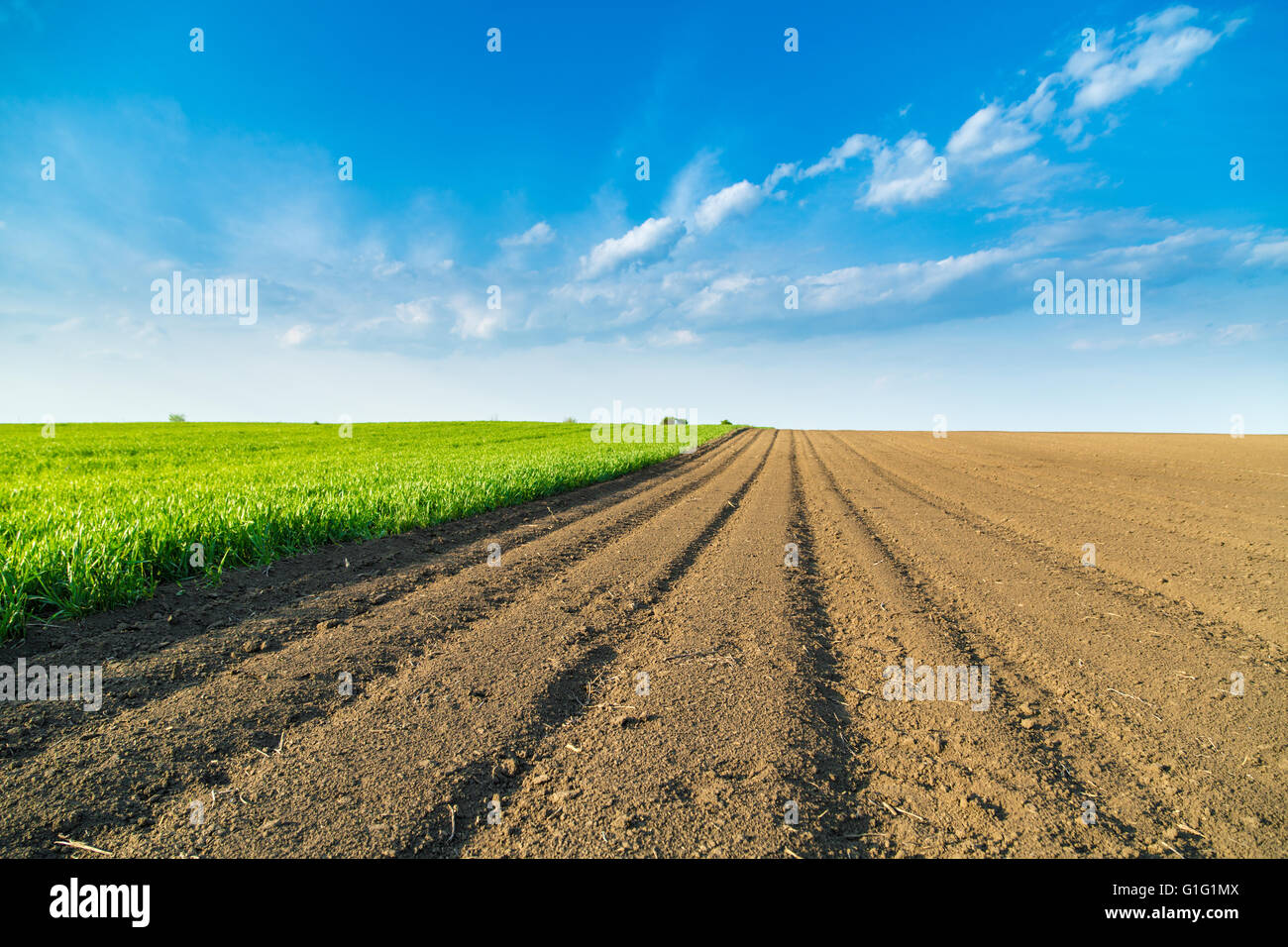 Acker land -Fotos und -Bildmaterial in hoher Auflösung – Alamy