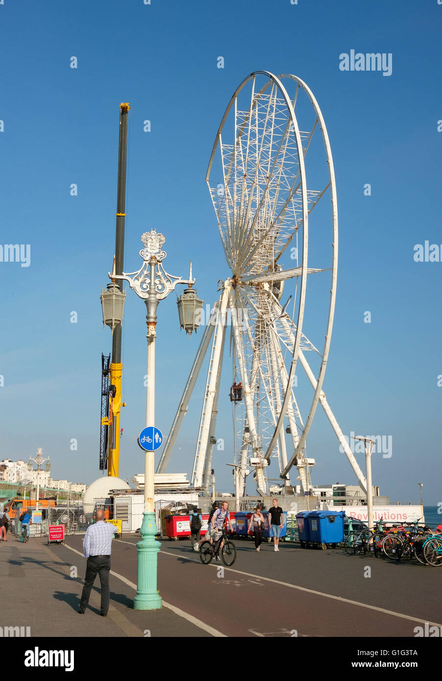 13. Mai 2016, Brighton Seafront, UK: The Brighton Wheel wird demontiert. Stockfoto