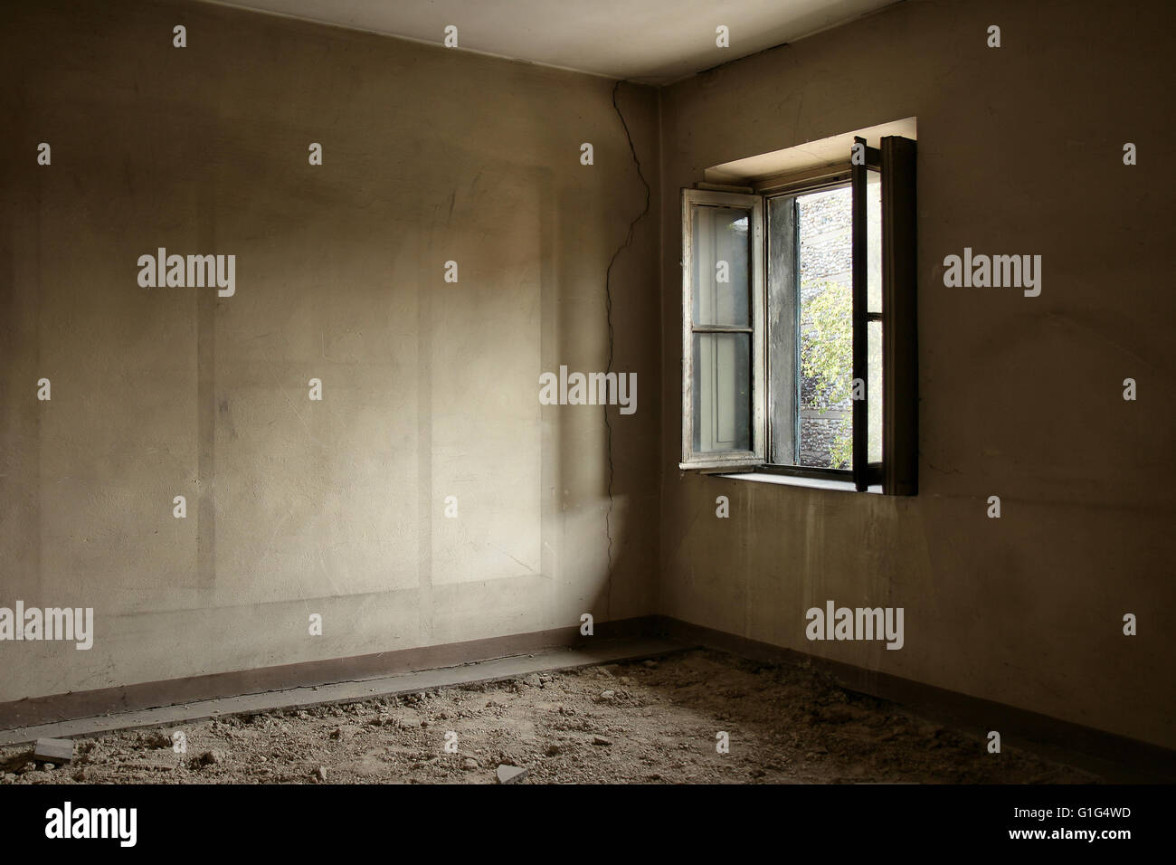 Ruiniert und leere Inneneinrichtungen, Vintage Tapete und Dekorationen Stockfoto