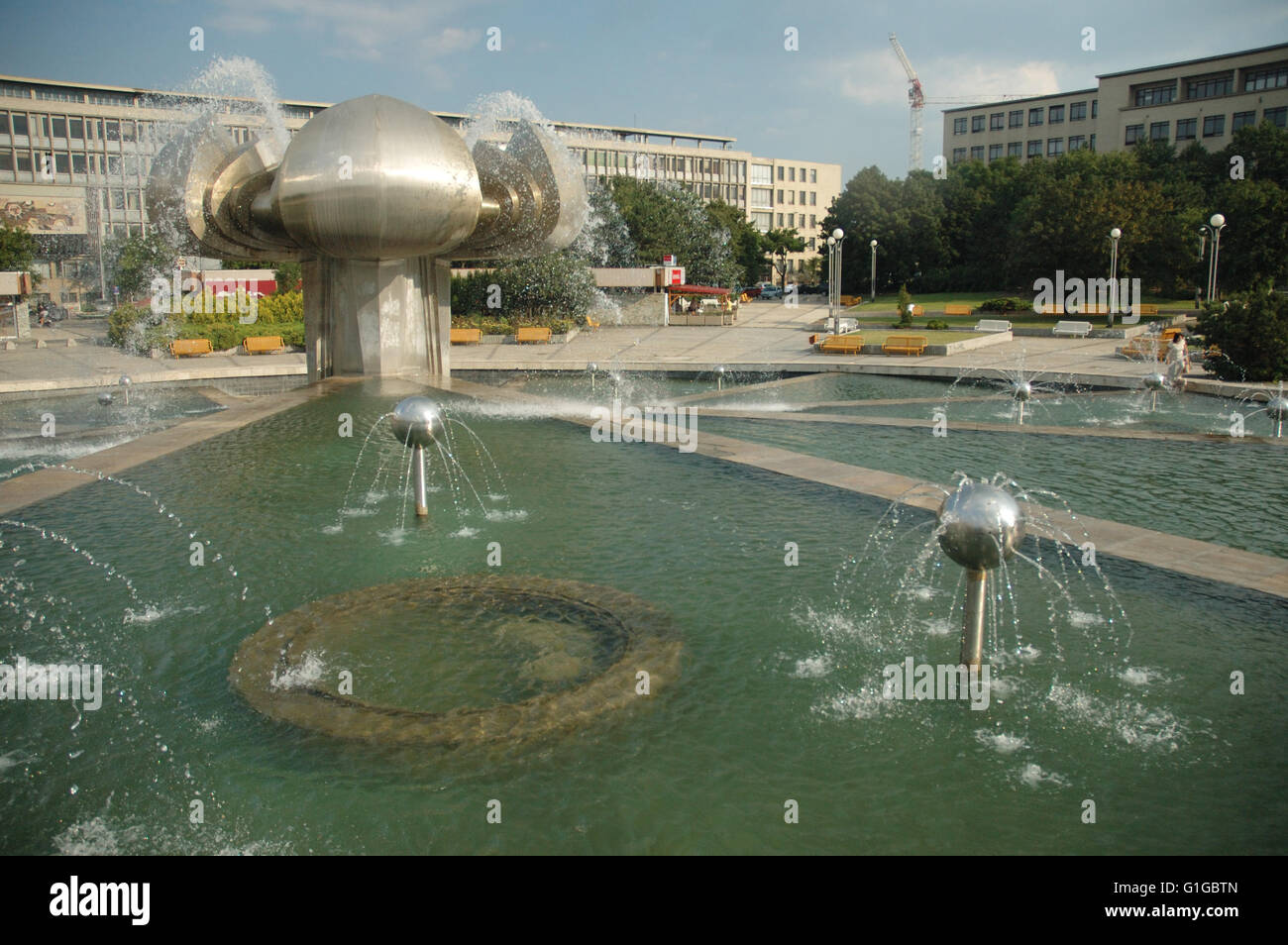 Riesige Wasser-Brunnen in Bratislava, Platz der Freiheit Stockfoto