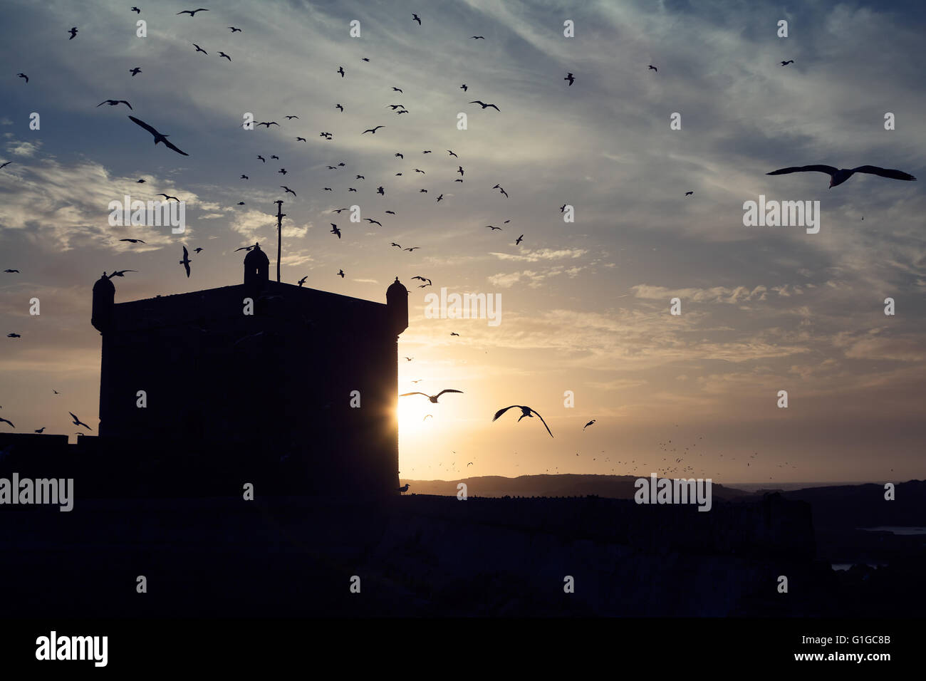 Legendären alten portugiesischen Turm bei Sonnenuntergang, Hafen von Essaouira, atlantische Küste von Marokko Stockfoto