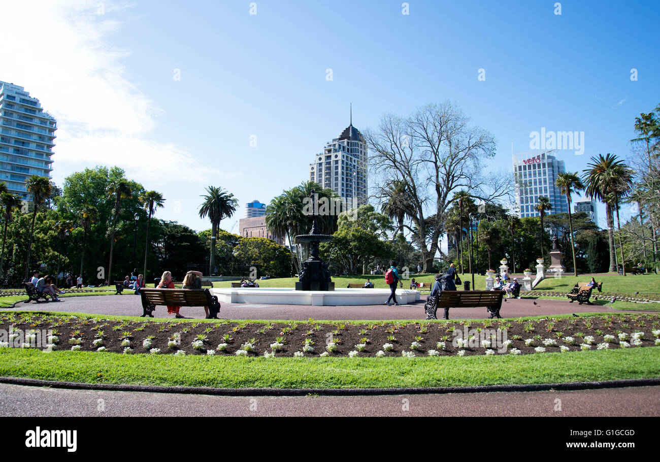 Albert Park runden Garten Relax-Bereich mit Brunnen und Sitzgelegenheiten. Auckland, neue Zeaaland. Stockfoto