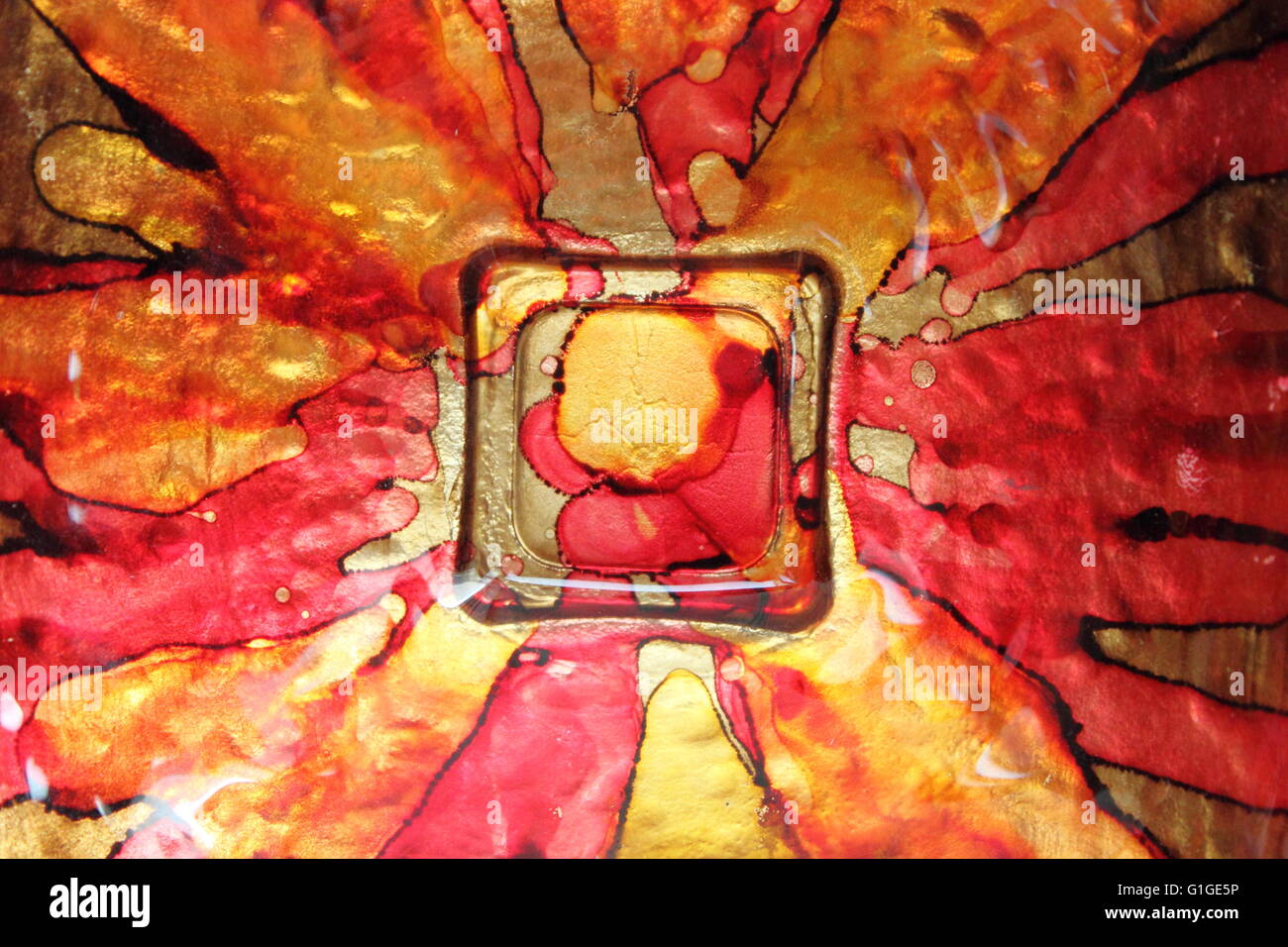 Nahaufnahme von einer bunten Glasschale Stockfoto