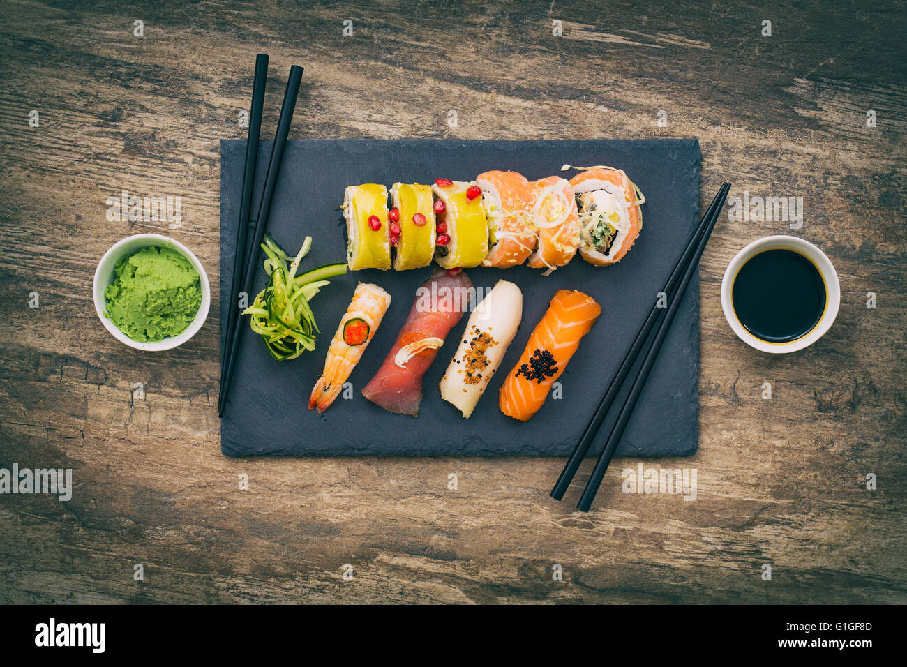 Sushi Rollen roh Makki frische Meeresfrüchte Susi - stock Bild Stockfoto